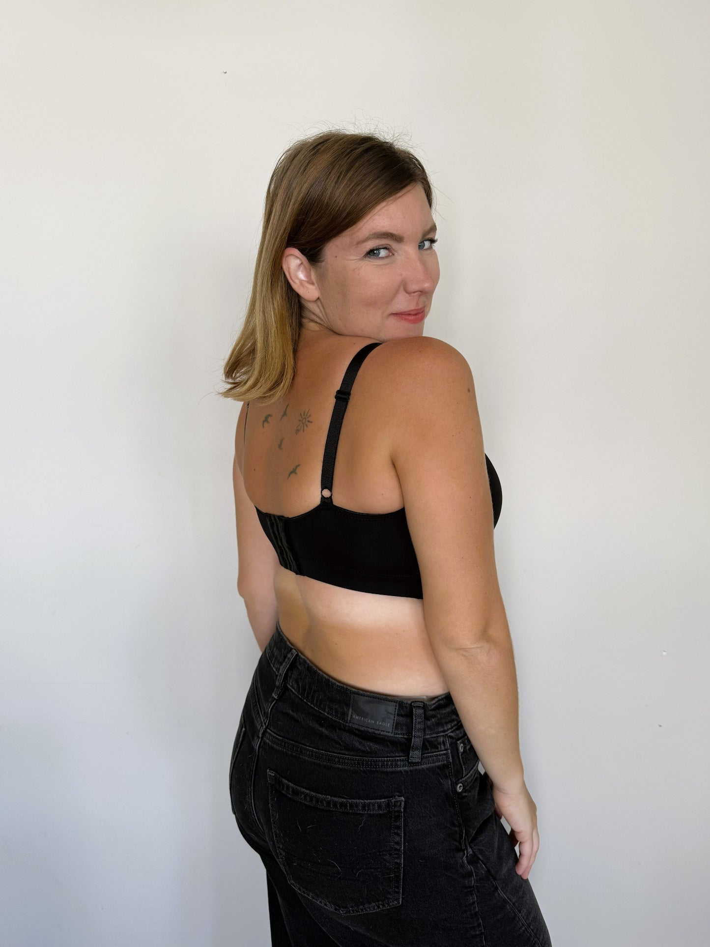 חזייה ללא ברזלים מידות גדולות - ג'וי - שחור