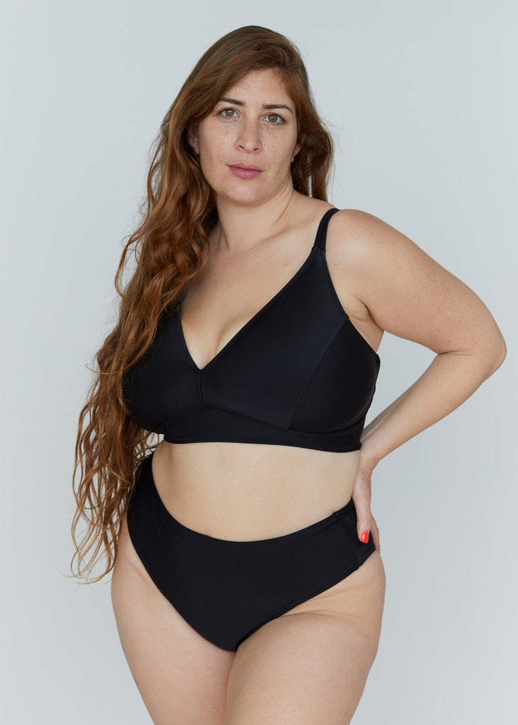 טופ משולשים - שחור - סיה