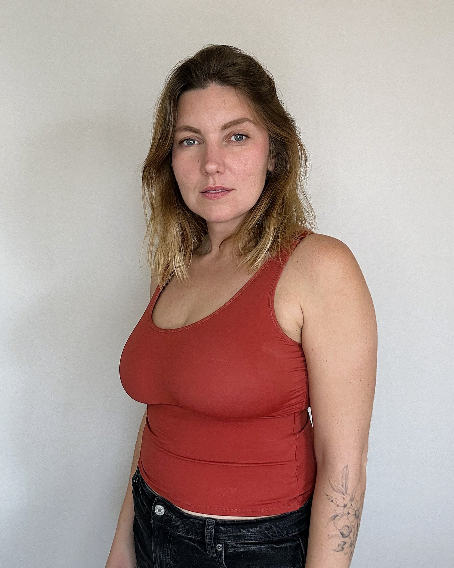 גופייה עם תמיכה מידות גדולות - בילי