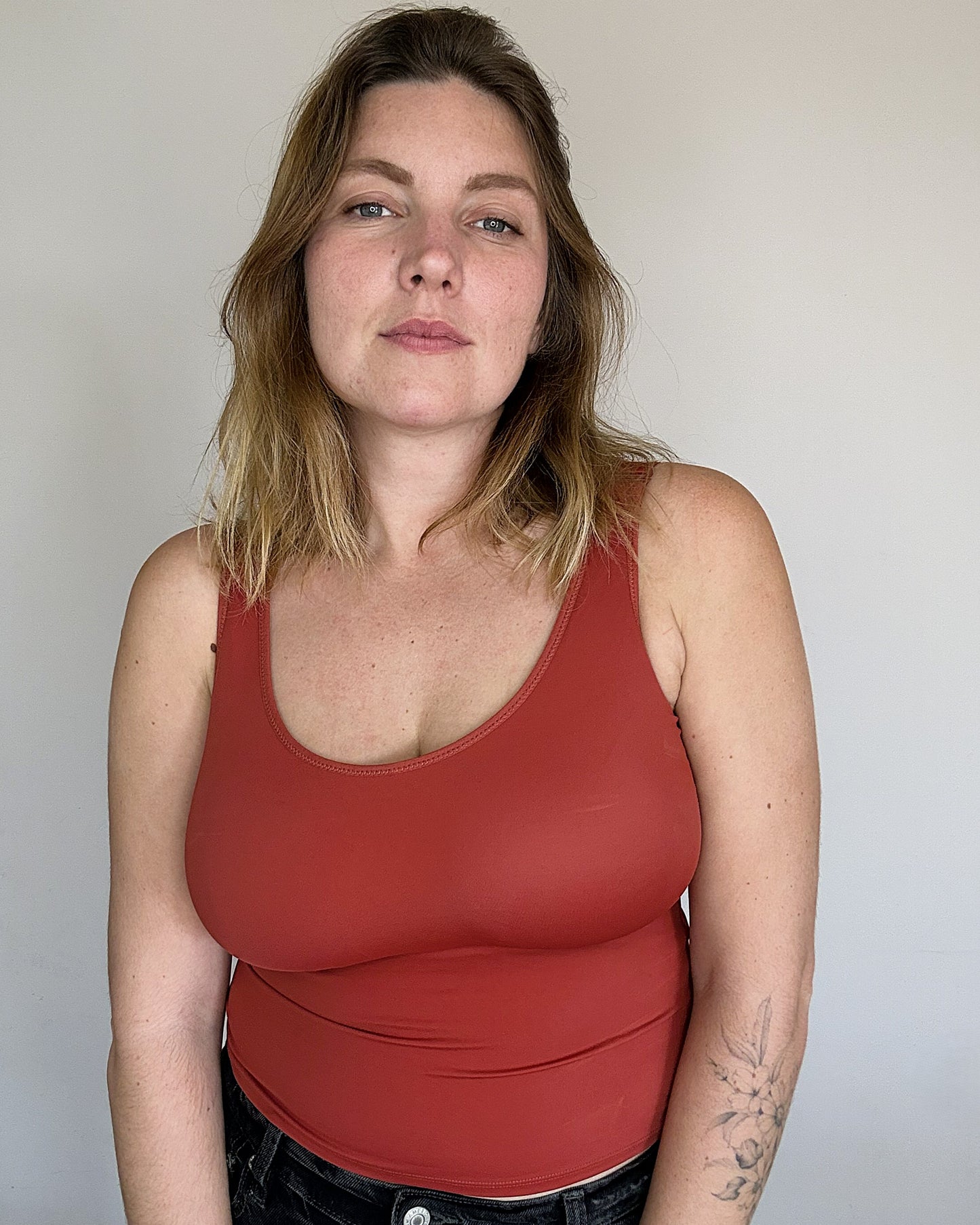 גופייה עם תמיכה מידות גדולות - בילי